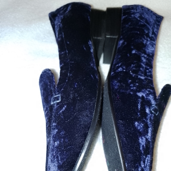 Vaneli Blue velvet loafer flats NWT size 7.5 - Picture 2 of 4